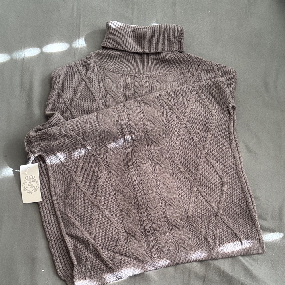 Women's Cable Knit Turtleneck Vest - Brown